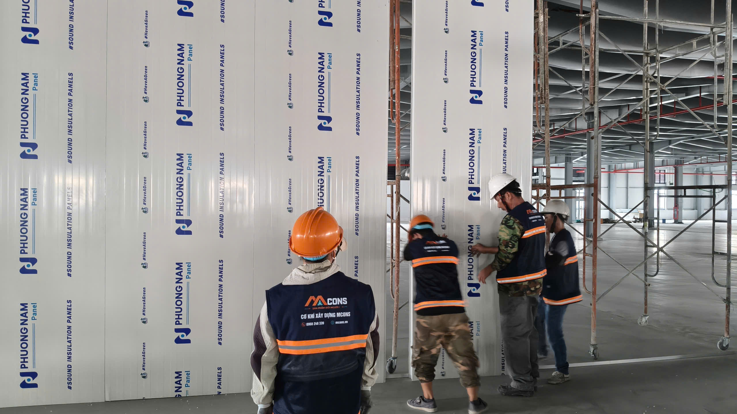 MCON thi công vách panel