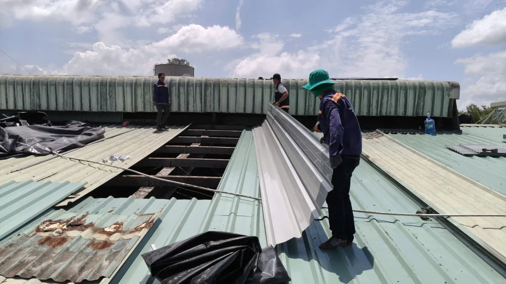 Lợp mái tôn nhà xưởng kcn Hiệp Phước, Nhà Bè